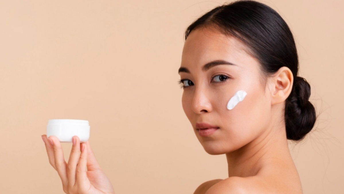 5 Moisturizer untuk Hempaskan Garis Penuaan, Mulai Rp30 Ribuan