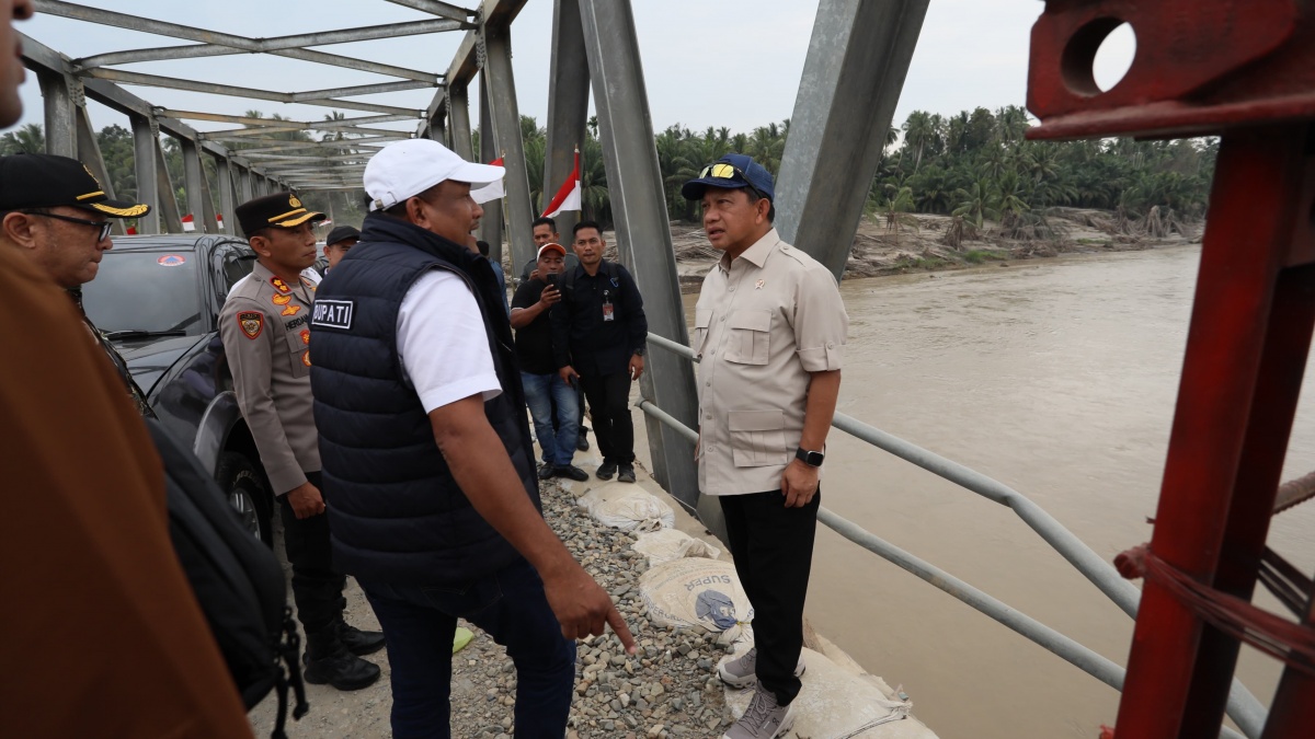 Pascabencana Bireuen, Mendagri Tito Tinjau Infrastruktur Jembatan