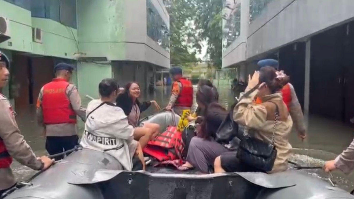 Hujan Deras Sejak Kemarin, 17 RT di Jakarta Timur dan Barat Terendam Banjir