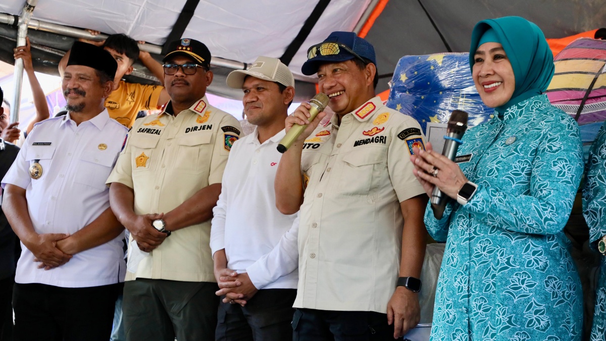 Bersama TP PKK, Kasatgas Tito Karnavian Turun Langsung Bantu Warga Terdampak di Aceh Tamiang