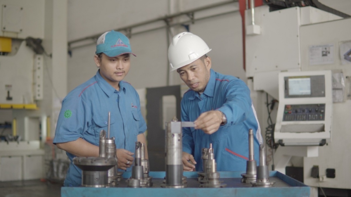 Profil PT Isra Presisi Indonesia Tbk (ISAP): Pemegang Saham dan Kinerja