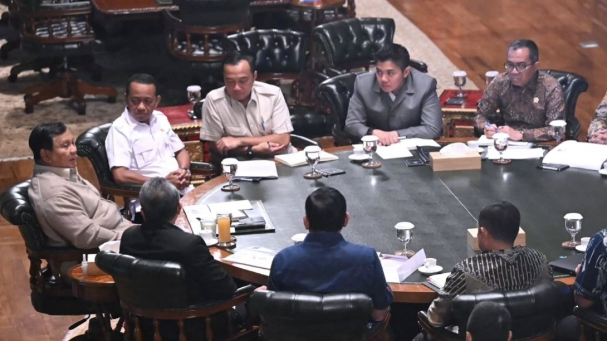 Baru Tiba dari Luar Negeri, Prabowo Langsung Kumpulkan Menteri di Hambalang