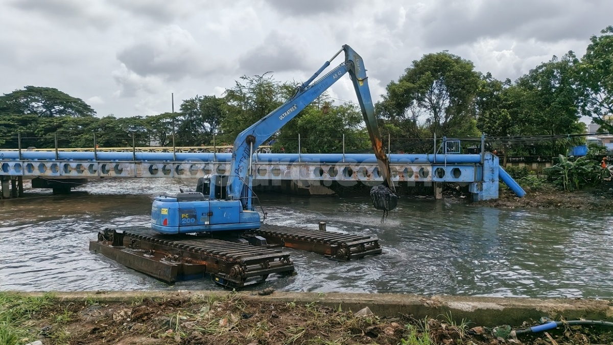Jakarta Siaga Cuaca Ekstrem Besok, Pramono Anung Kebut Pengerukan Kali dan Modifikasi Cuaca