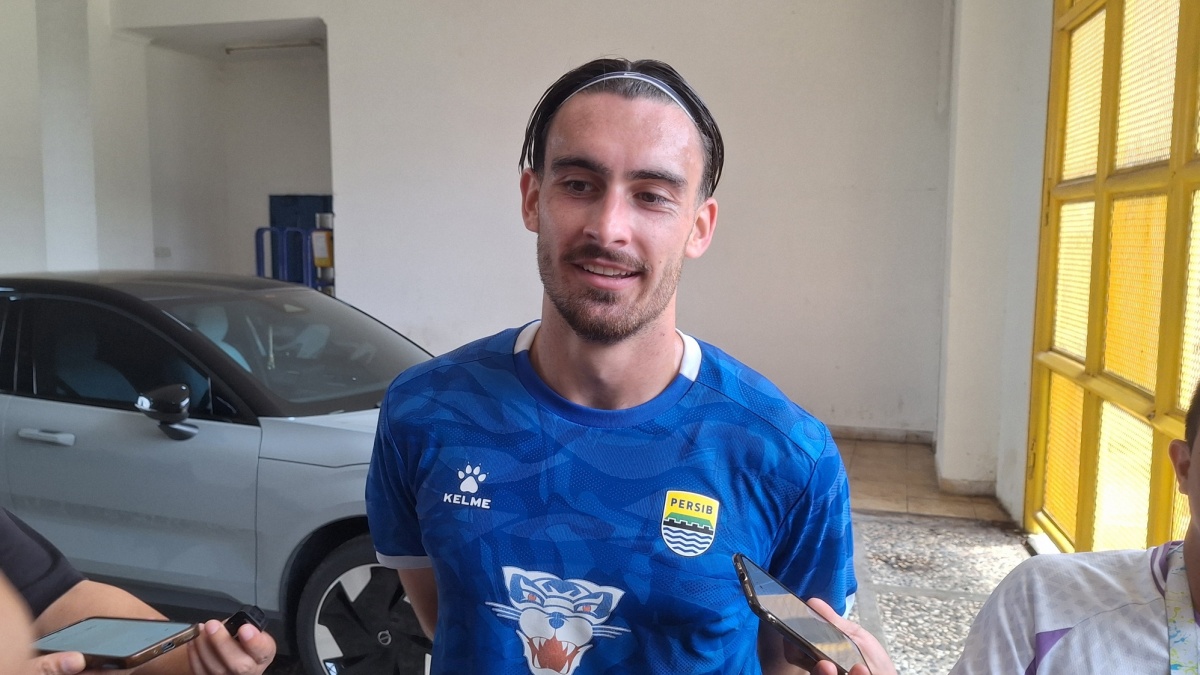 Andrew Jung Tak Menyangka Satu Tim dengan Layvin Kurzawa