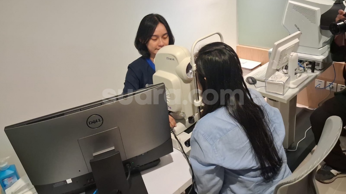Diam-Diam Menggerogoti Penglihatan: Saat Penyakit Mata Datang Tanpa Gejala di Era Layar Digital