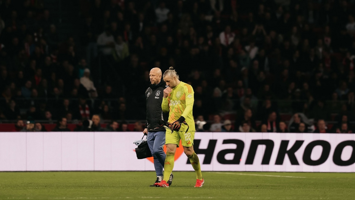 Ajax Tendang Kiper Tua! Jalan Maarten Paes Jadi Kiper Nomor Satu Terbuka Lebar