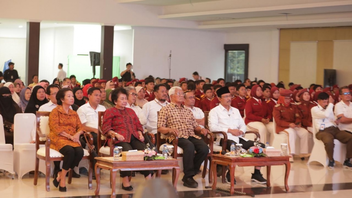 Dua Kakak Presiden Prabowo Kunjungi Sekolah Rakyat