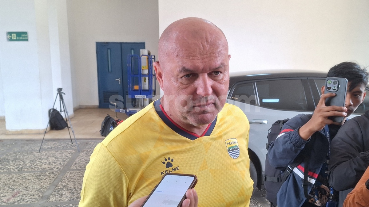 Tak Ada Perlakuan Istimewa, Bojan Hodak Peringatkan Layvin Kurzawa