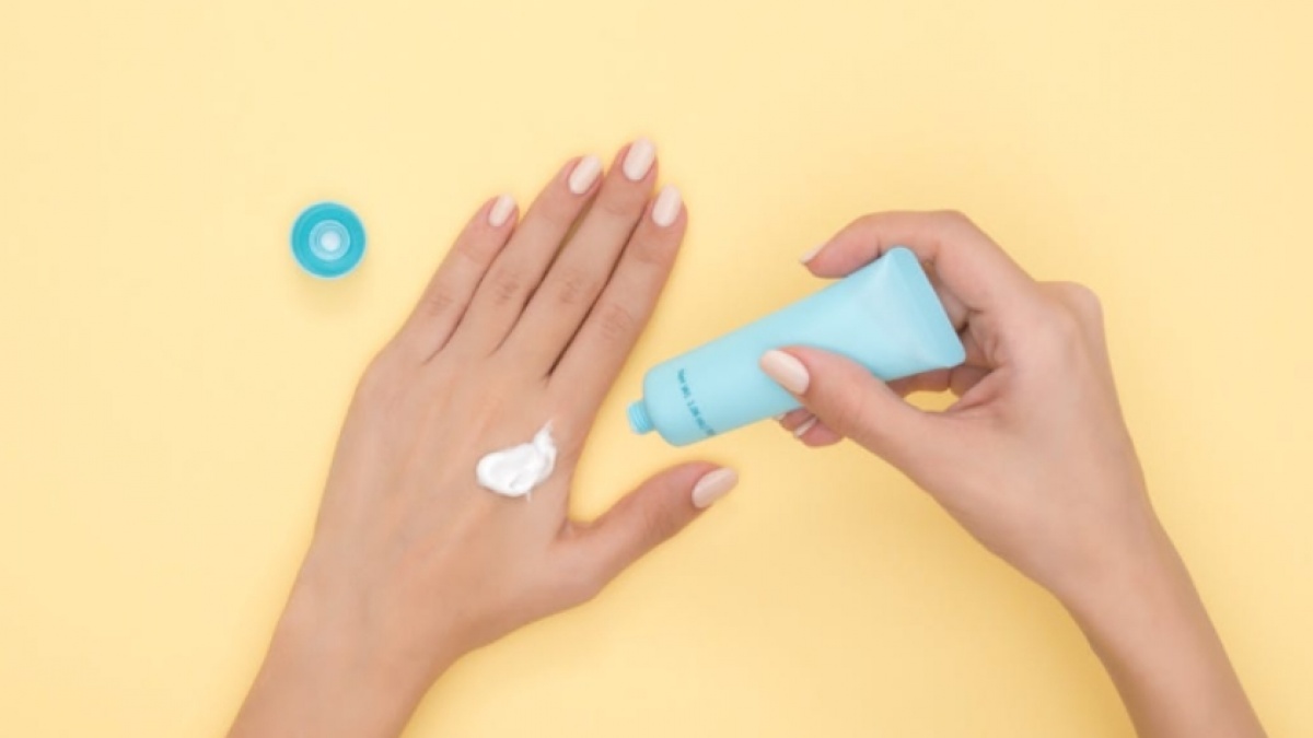 Sunscreen Serum Itu Apa? Ini Kegunaan dan Cara Pakainya yang Benar agar Wajah Sehat Anti Kusam