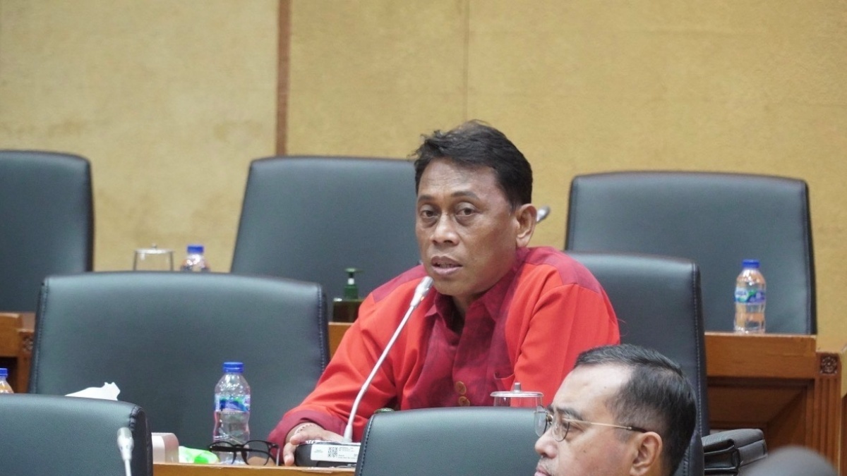 Catatan Kritis DPR Soal Rencana Taruna Akmil Masuk Sekolah Rakyat