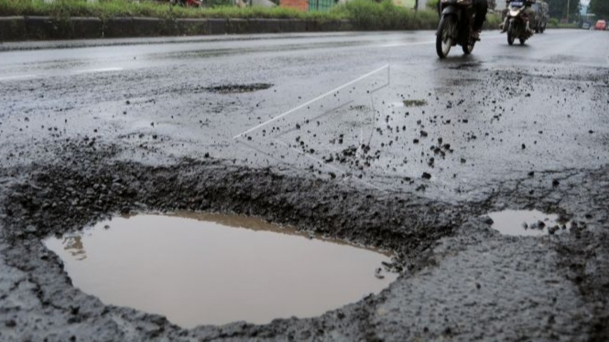 Kecelakaan Akibat Jalan Berlubang, Siapa yang Bisa Dituntut?