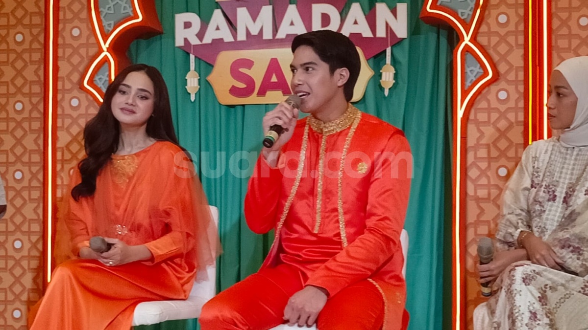 El Rumi Jawab Kabar Bakal Nikahi Syifa Hadju Usai Lebaran