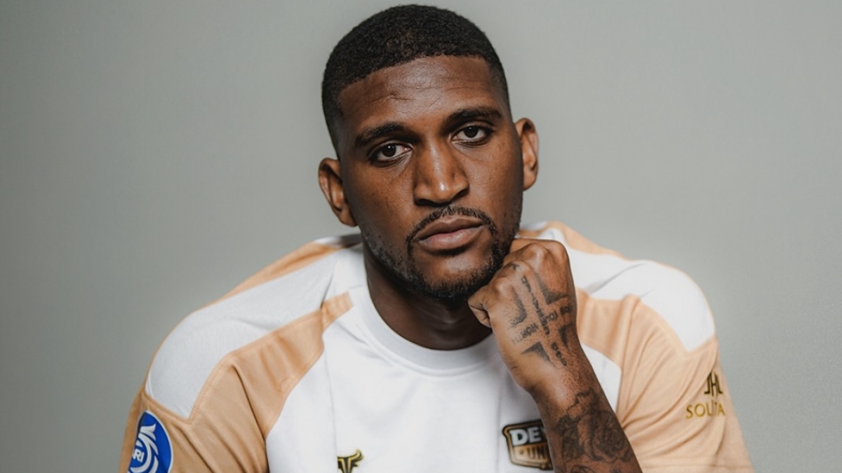 Dewa United Rekrut Damion Lowe, Bek Jamaika yang Janjikan Mentalitas Juara di Lini Belakang
