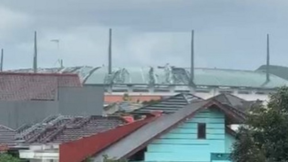 6 Fakta Amuk Angin Kencang di Cibinong, Warga Histeris Lihat Atap Pakansari Berterbangan