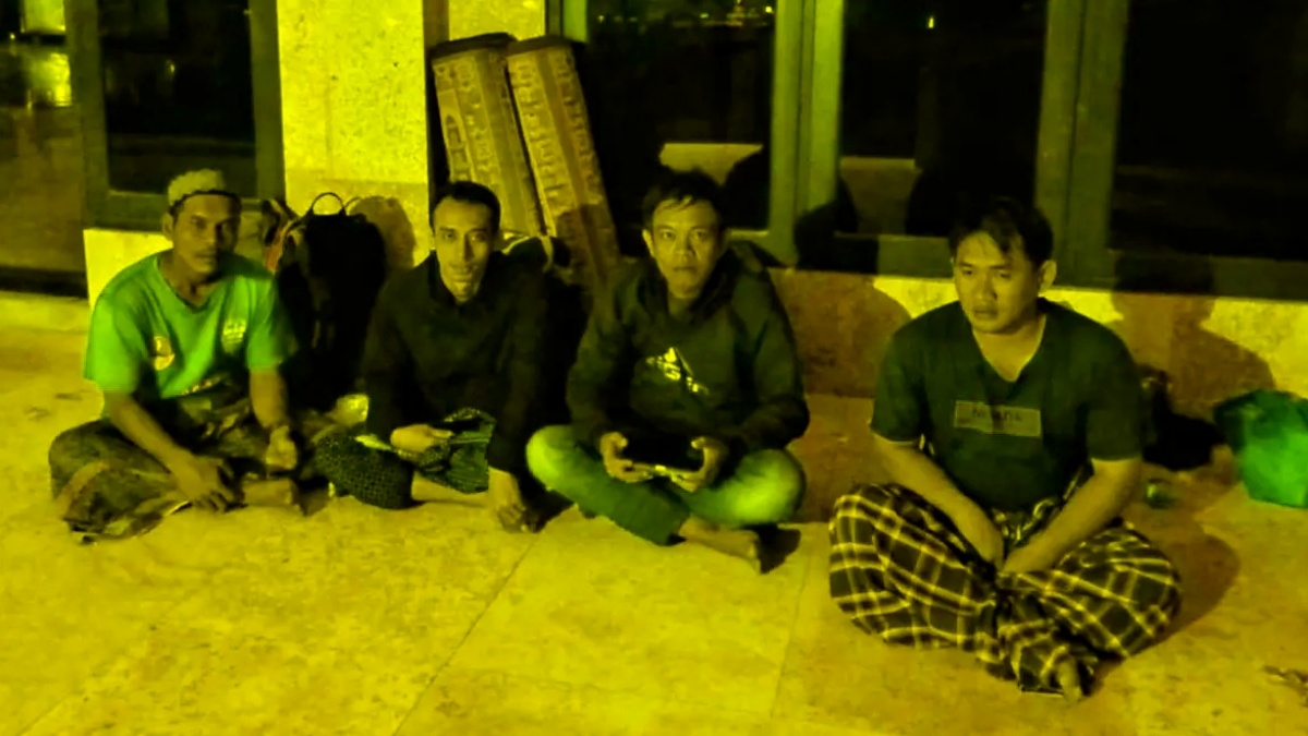 Buruh Asal Sukabumi-Cianjur Terlantar di Sulawesi Tenggara Tanpa Bekal