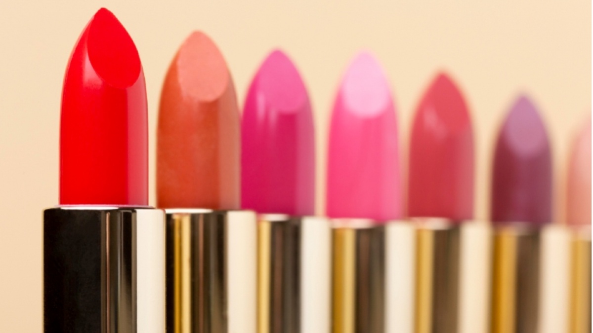 Bibir Hitam Cocok Pakai Lipstik Warna Apa? Ini 6 Rekomendasi Penyelamat Agar Tampil Cerah