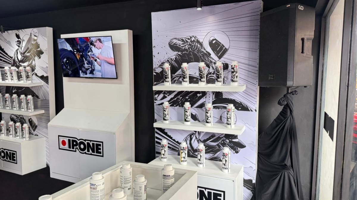 IPONE Goda Penggemar Modikasi di Bandung dengan Produk Eksklusif