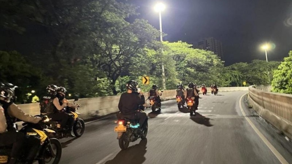 Patroli Dini Hari, Satgas Antitawuran Amankan 7 Pemuda dan Sita 3 Sajam Ukuran Jumbo!