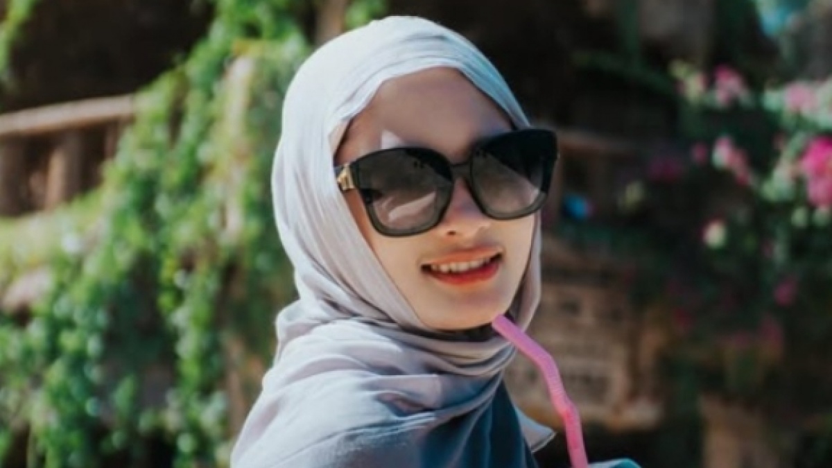Ketahuan? Netizen Curiga Inara Rusli Pakai Akun Palsu untuk Balas Komentar Nyinyir