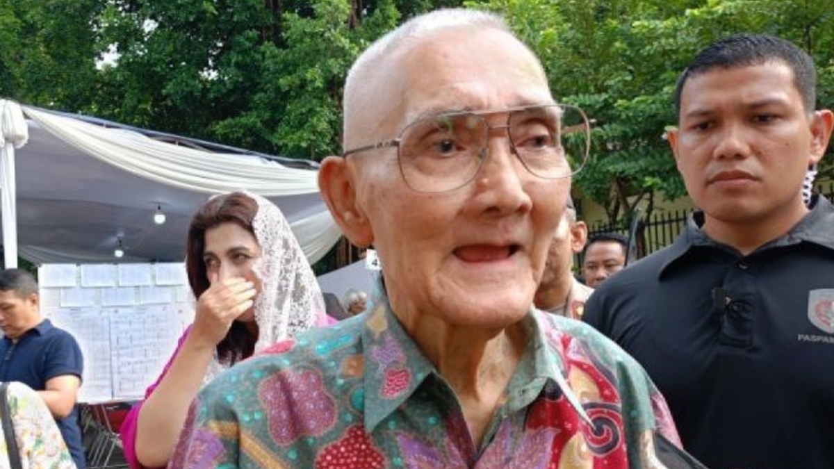 Try Sutrisno Dimakamkan di TMP Kalibata Usai Zuhur, Salat Jenazah di Masjid Agung Sunda Kelapa