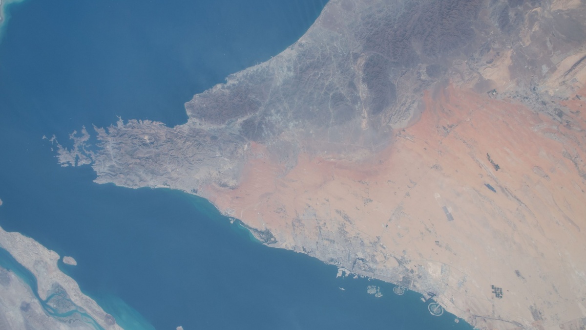 Apakah Iran Telah Memasang Ranjau di Selat Hormuz?