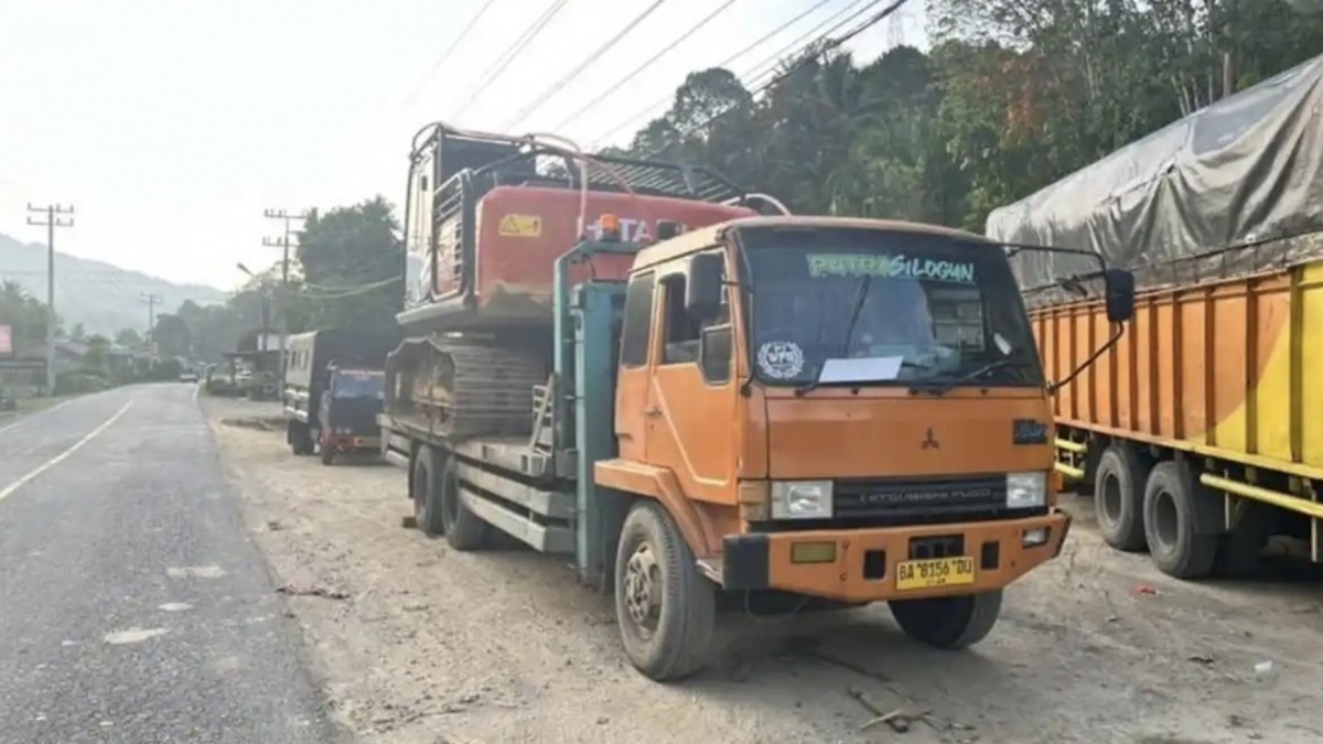 Polda Sumut Sita 2 Ekskavator di Mandailing Natal, Upaya Angkut Alat Bukti Sempat Dihalangi Oknum