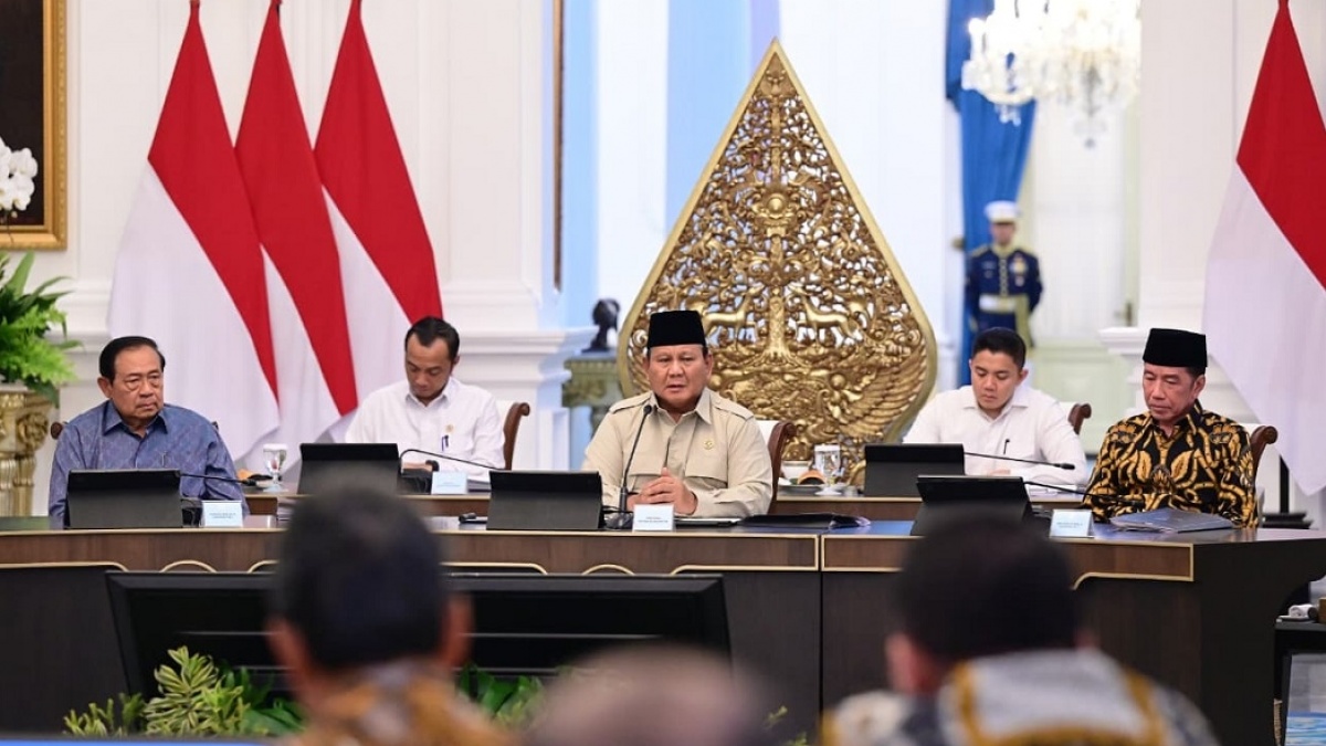 Duduk di Tengah SBY dan Jokowi, Prabowo Pimpin Silaturahmi dan Diskusi di Istana Merdeka
