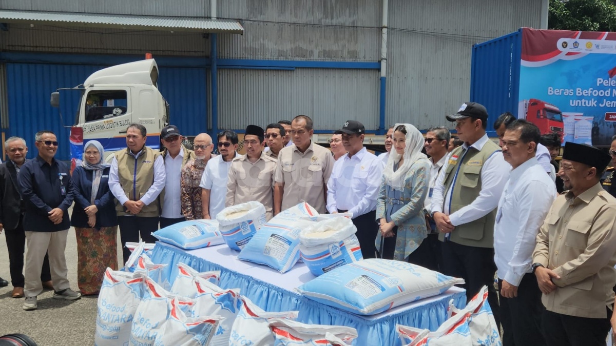 Bulog Mulai Kirim 2.280 Ton Beras ke Arab Saudi untuk Jamaah Haji