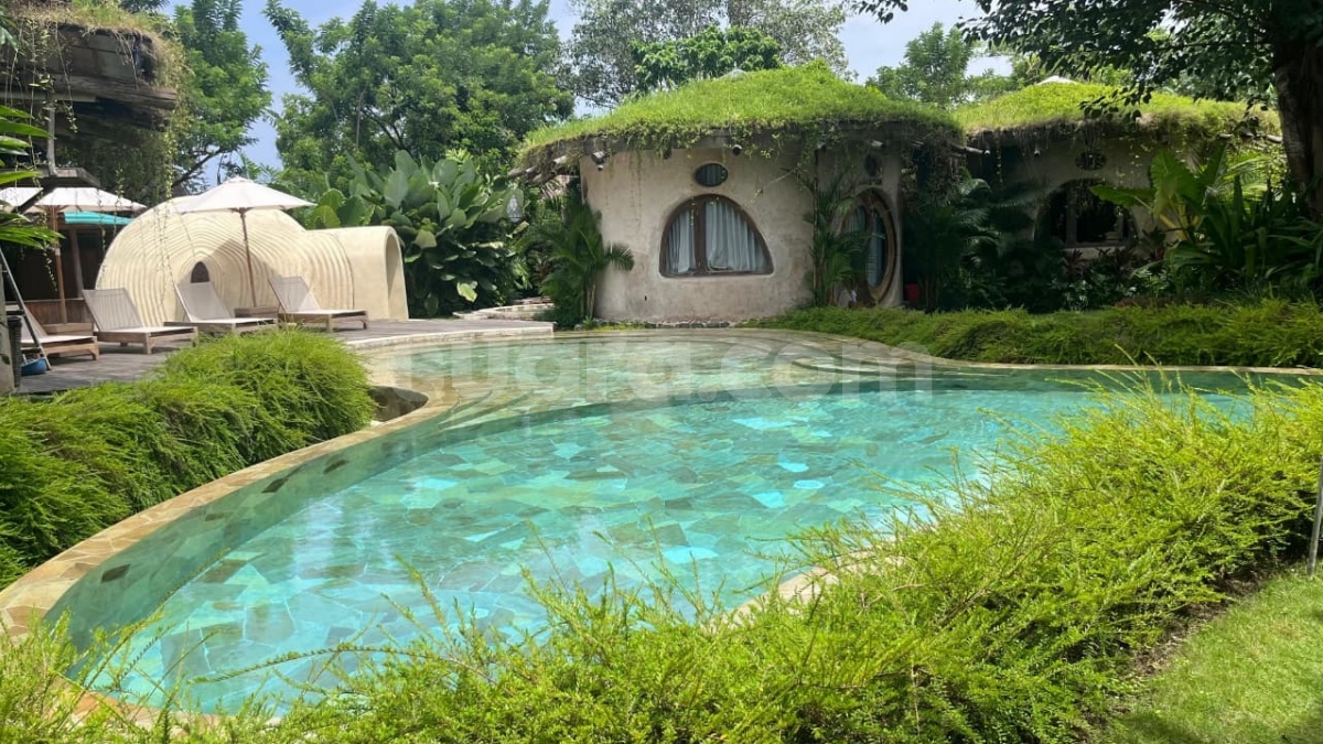 Review Penginapan Music Camp di Nuanu Creative City Bali, Unik Bak Rumah Hobbit dan Instagramable