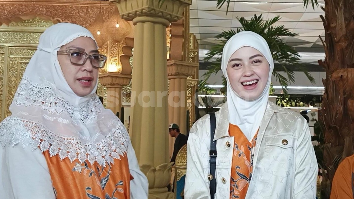 Umrah saat Perang Iran vs AS - Israel, Kimberly Ryder Punya Trik Terbang Aman ke Tanah Suci
