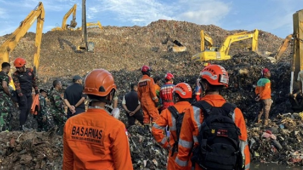 Jakarta Terancam Penumpukan Sampah Imbas Longsor TPST Bantar Gebang?