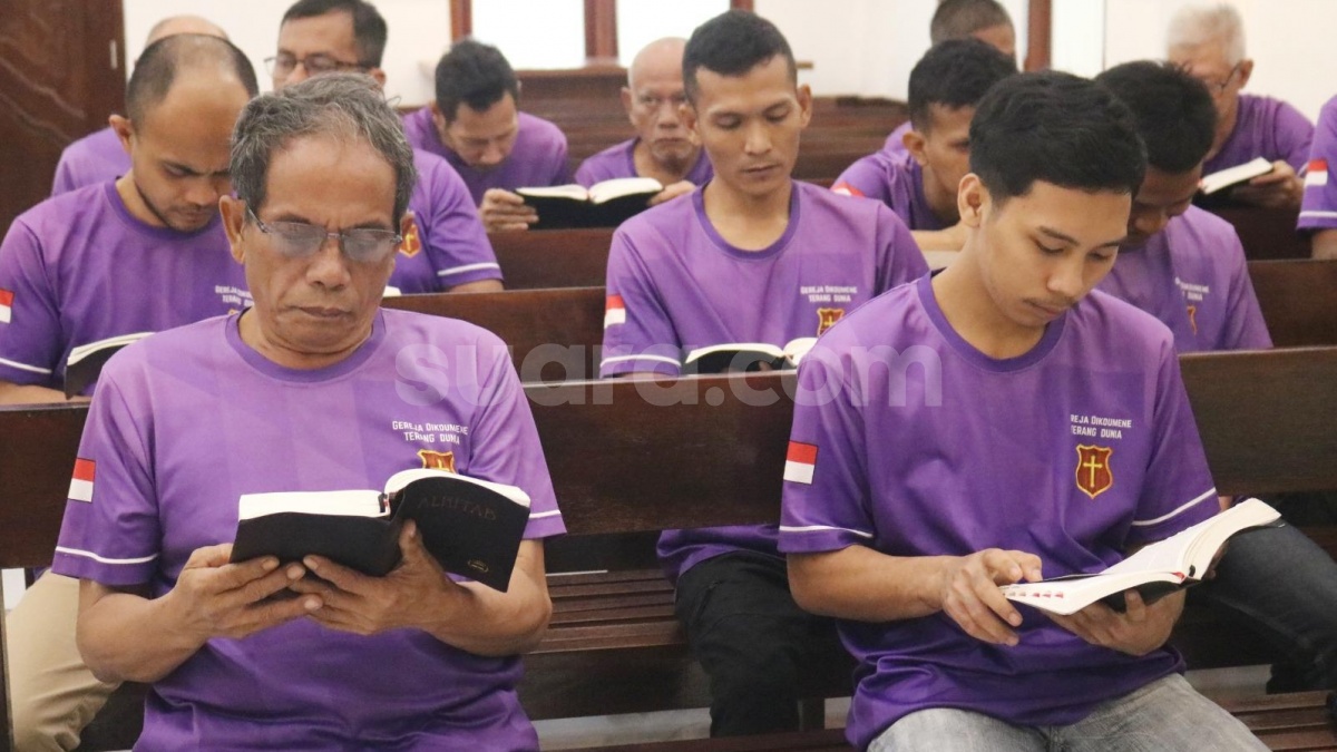 Warga Binaan Lapas Cibinong Ikuti Gerakan Membaca Alkitab untuk Pembinaan Rohani