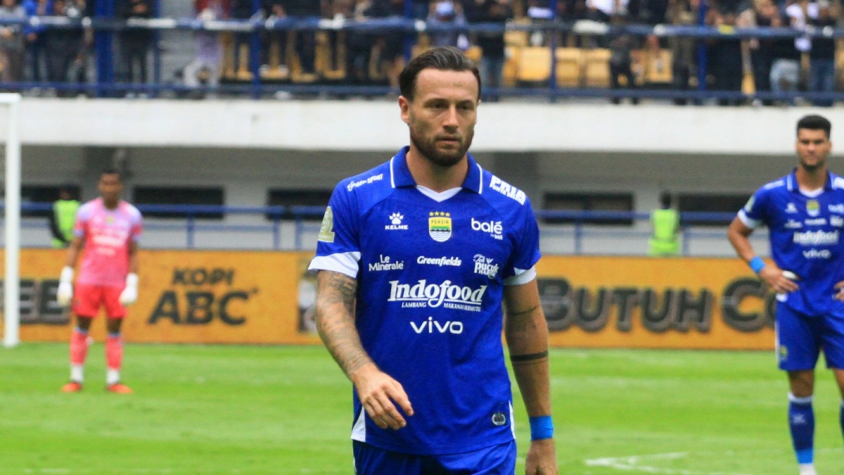 Baru Operasi, Marc Klok Tetap Main Full dan Bawa Persib Bandung Menang di Padang
