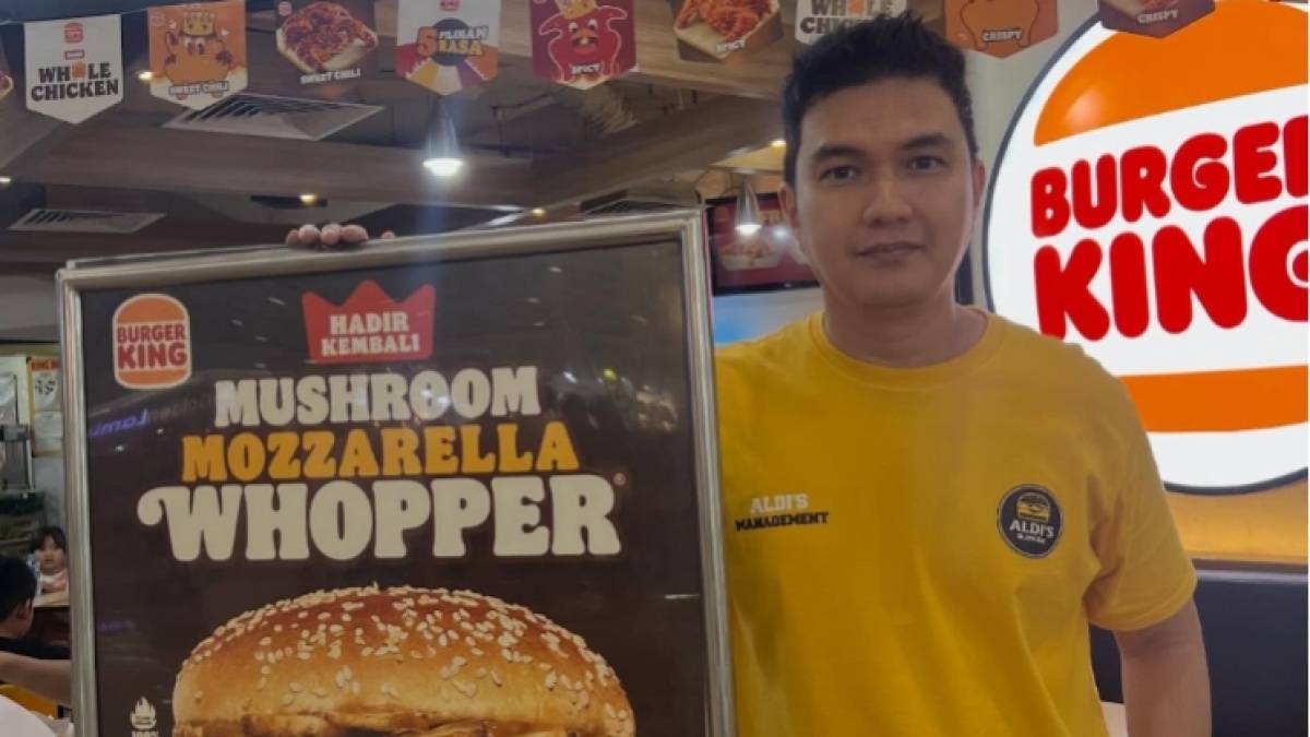 Promosi Nyeleneh Aldi Taher Viral, WNA Ikut Penasaran dengan Aldis Burger