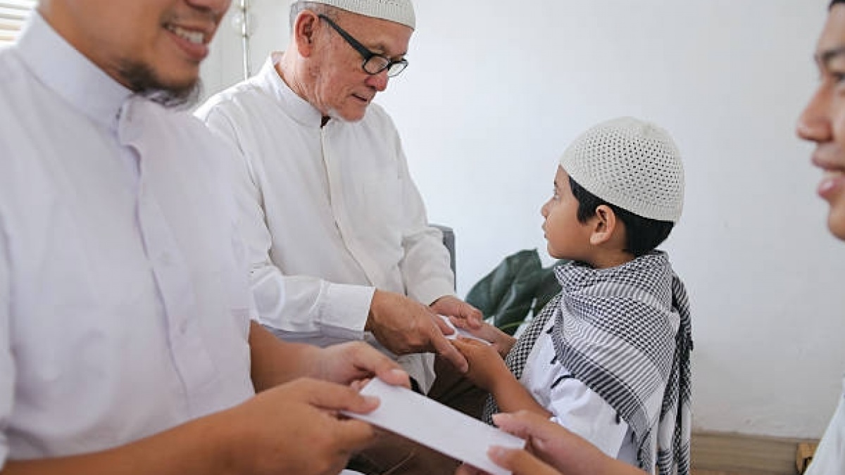 Cara Menjawab 'THR-nya Mana?' Begini Respons Tetap Sopan dan Mudah Dipahami