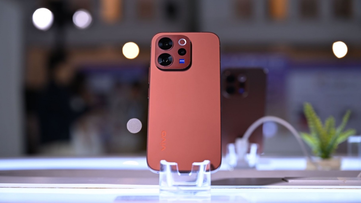 vivo V70 512GB Resmi Rilis, HP Kamera Jernih untuk Foto dan Video Konser