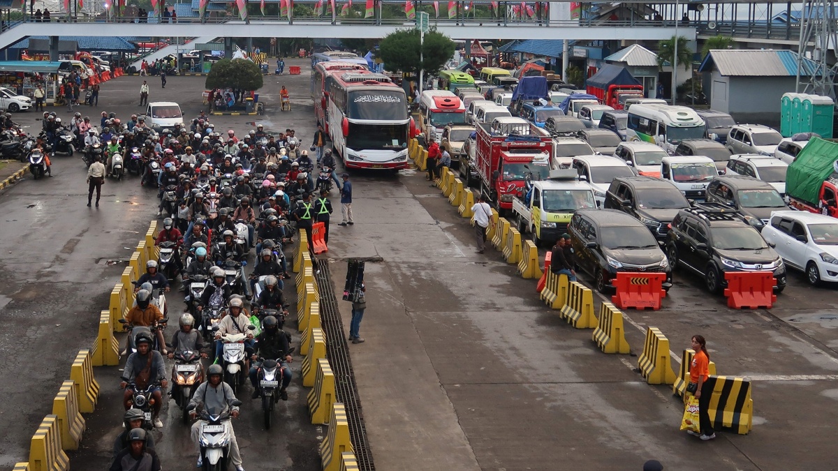 Mudik Lebaran 2026: 287 Ribu Orang Seberangi Selat Sunda, Volume Kendaraan Melonjak Tajam