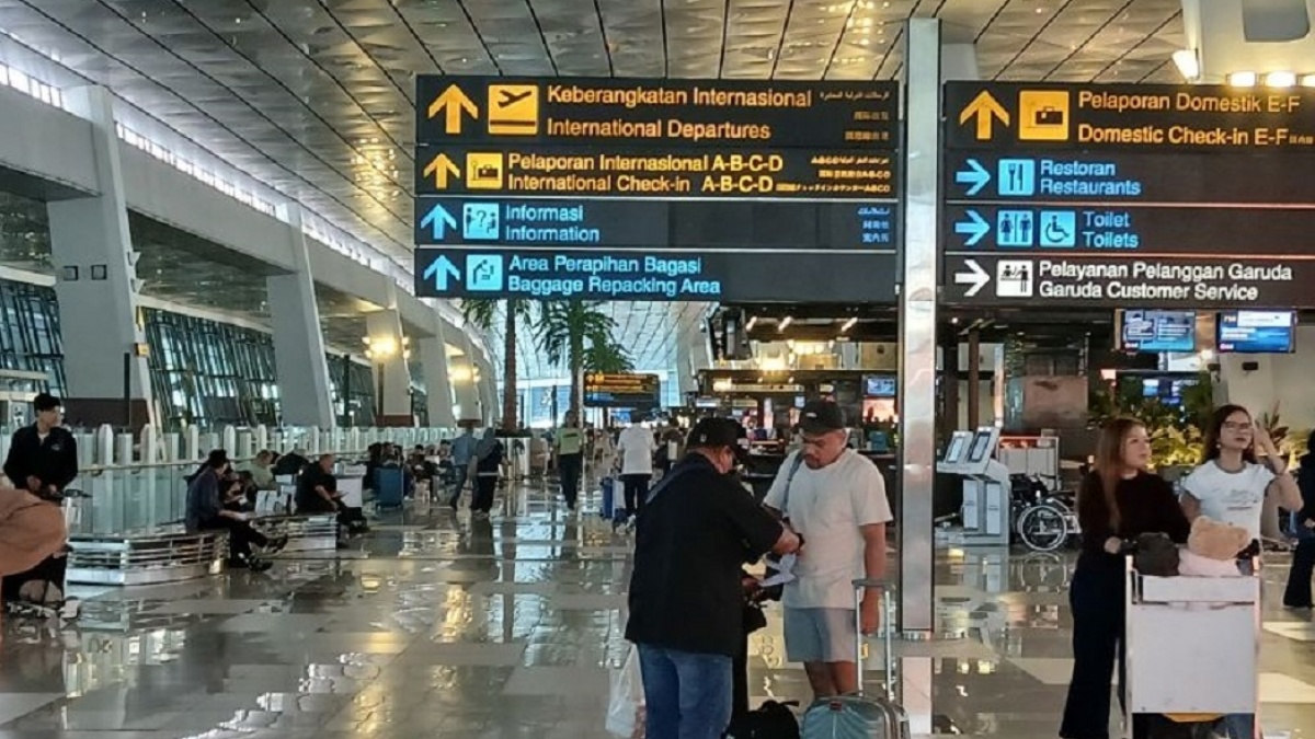 Jadi Liburan, Tarif Tiket Pesawat Turun 12% Selama Nataru