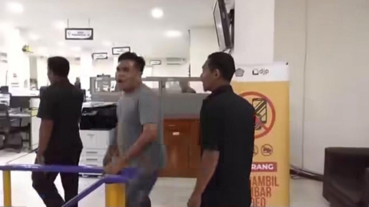Tak Terima Ditagih Rp768 Juta, Pasutri Pedagang Ayam Ngamuk di Kantor Pajak