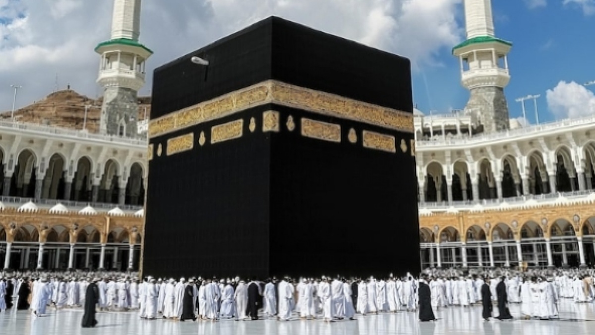 Makkah Diserang Bom Drone Houthi Yaman