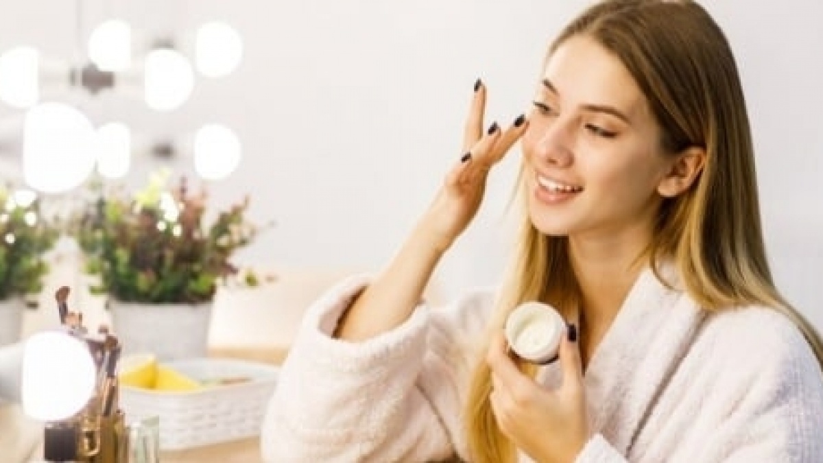 7 Day Cream Wardah yang Ampuh Cegah Kulit Keriput dan Flek Hitam
