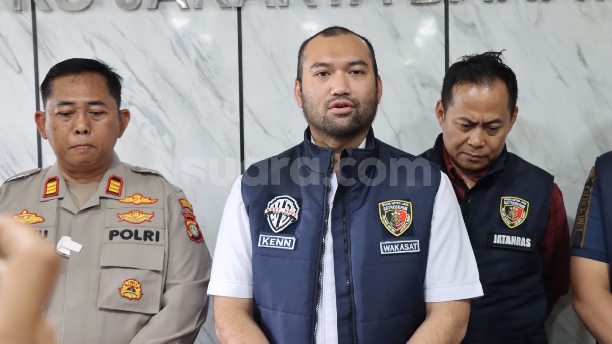 Modal 'Cairan Ajaib' Palsu, Duo WN Liberia Kuras Rp1,6 Miliar Milik WN Korsel di Jakarta Barat