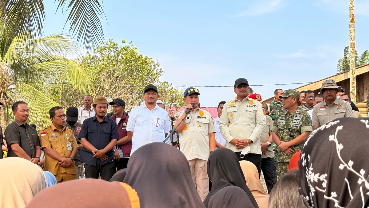 Menjangkau Area Terisolir, Tito Pastikan Bantuan Tersalurkan dan Kebutuhan Warga Terpenuhi