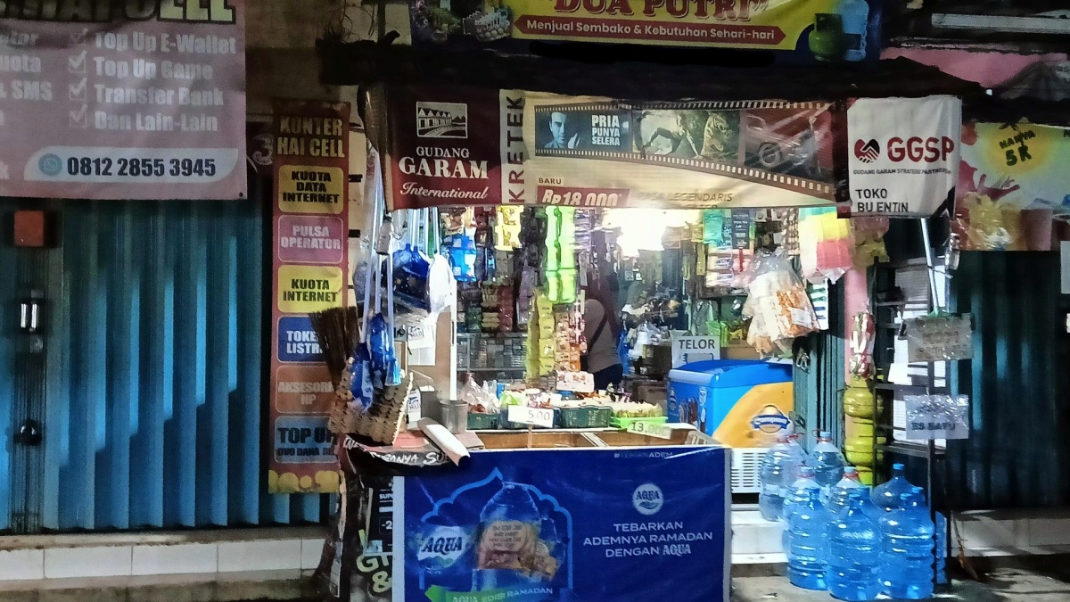 Warung Madura dan Perannya Menjaga Jakarta 24 Jam