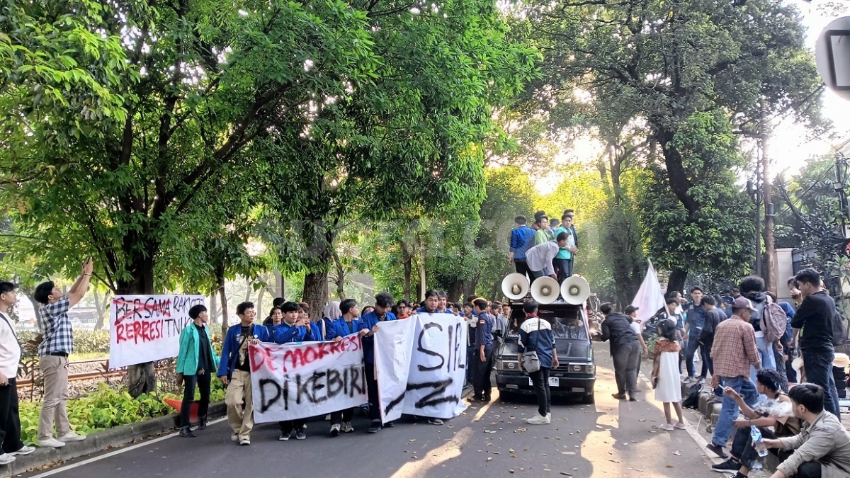 Ratusan Mahasiswa BEM SI BSJB Geruduk Komnas HAM, Desak Usut Tuntas Kasus Andrie Yunus