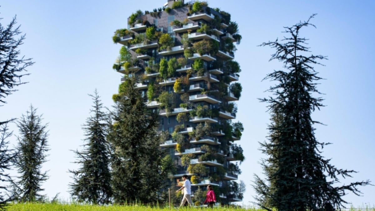 Vertical Forest: Bisakah Jadi Solusi Hunian Hijau di Tengah Kota?