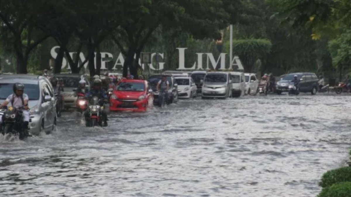 Banjir Rob di Semarang Bikin Tekor Rp848 Miliar: Bagaimana Cara Mengatasinya?