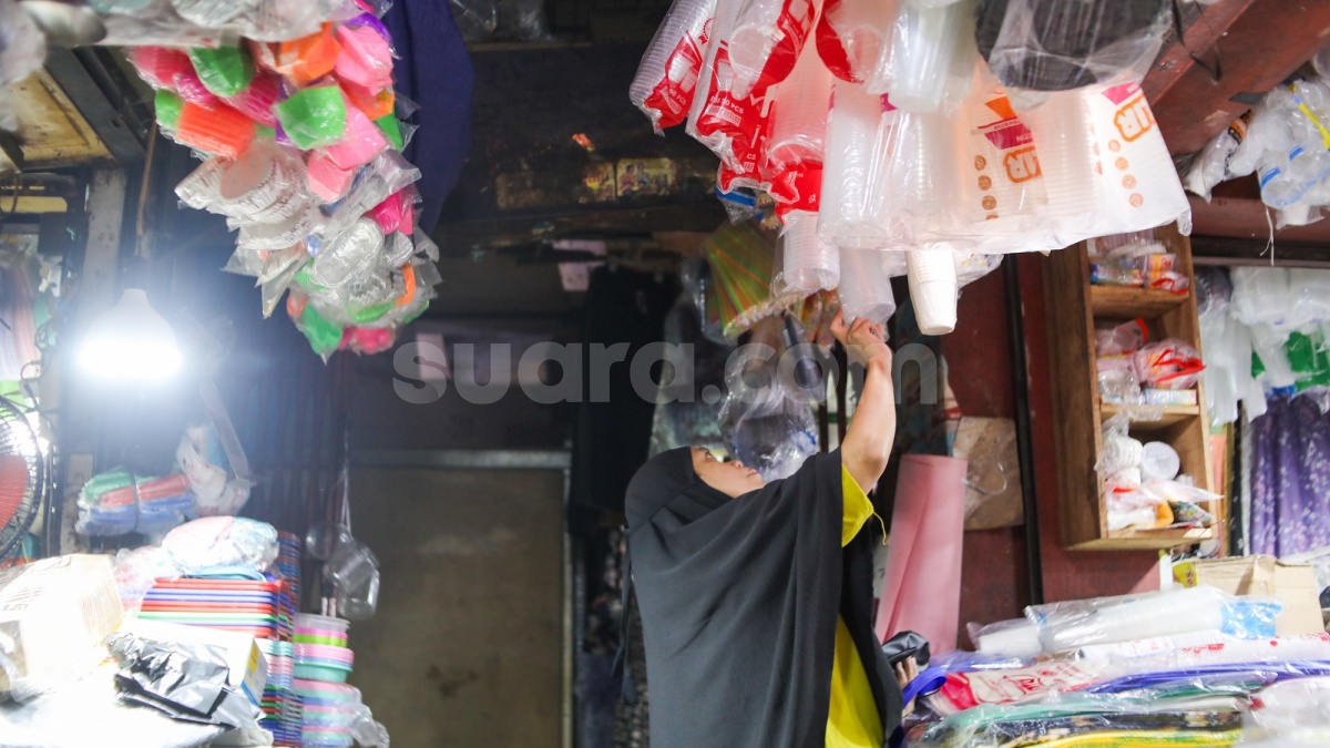 Plastik Murah China Kepung RI, Industri Petrokimia Terancam Tumbang
