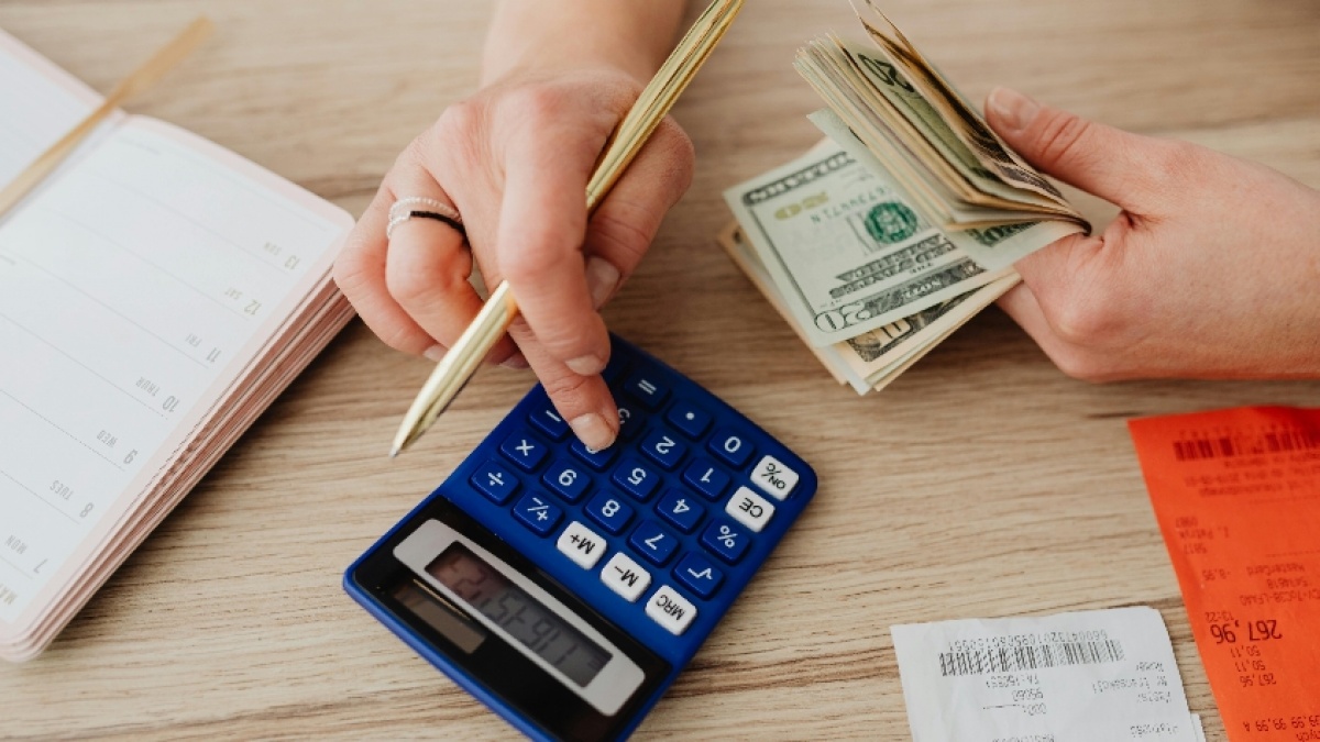 4 Zodiak Paling Rajin Menabung, Paling Anti Impulsive Buying