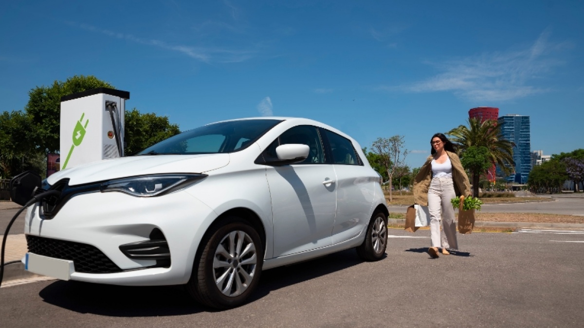 Berapa Harga 1 Kwh Mobil Listrik di SPKLU? Cek Panduan Lengkap Biayanya